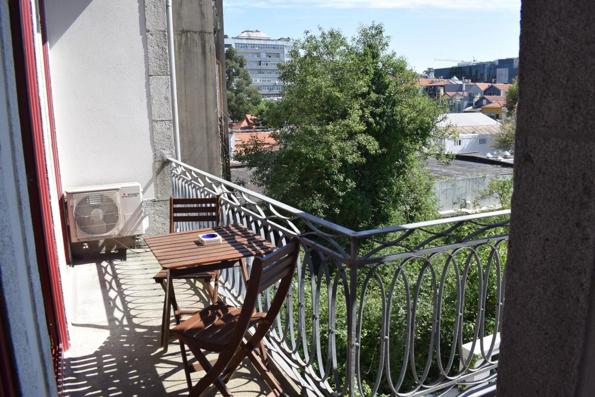 Liiiving In Porto - Vintage Balcony Apartment Exterior photo